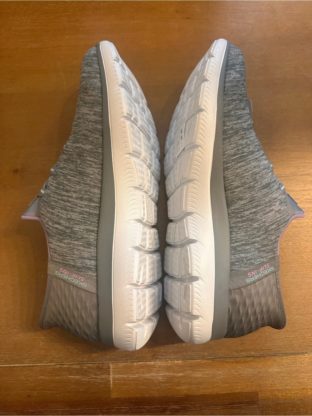 Skechers slip sneaker